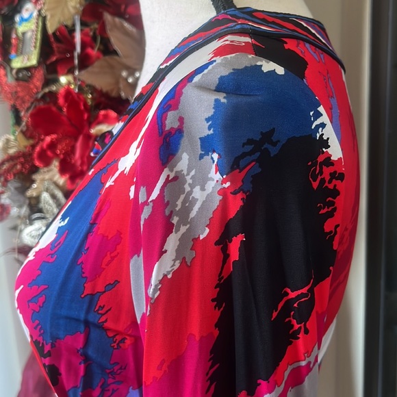 BCBG Bright Festive Sexy - Picture 7 of 12